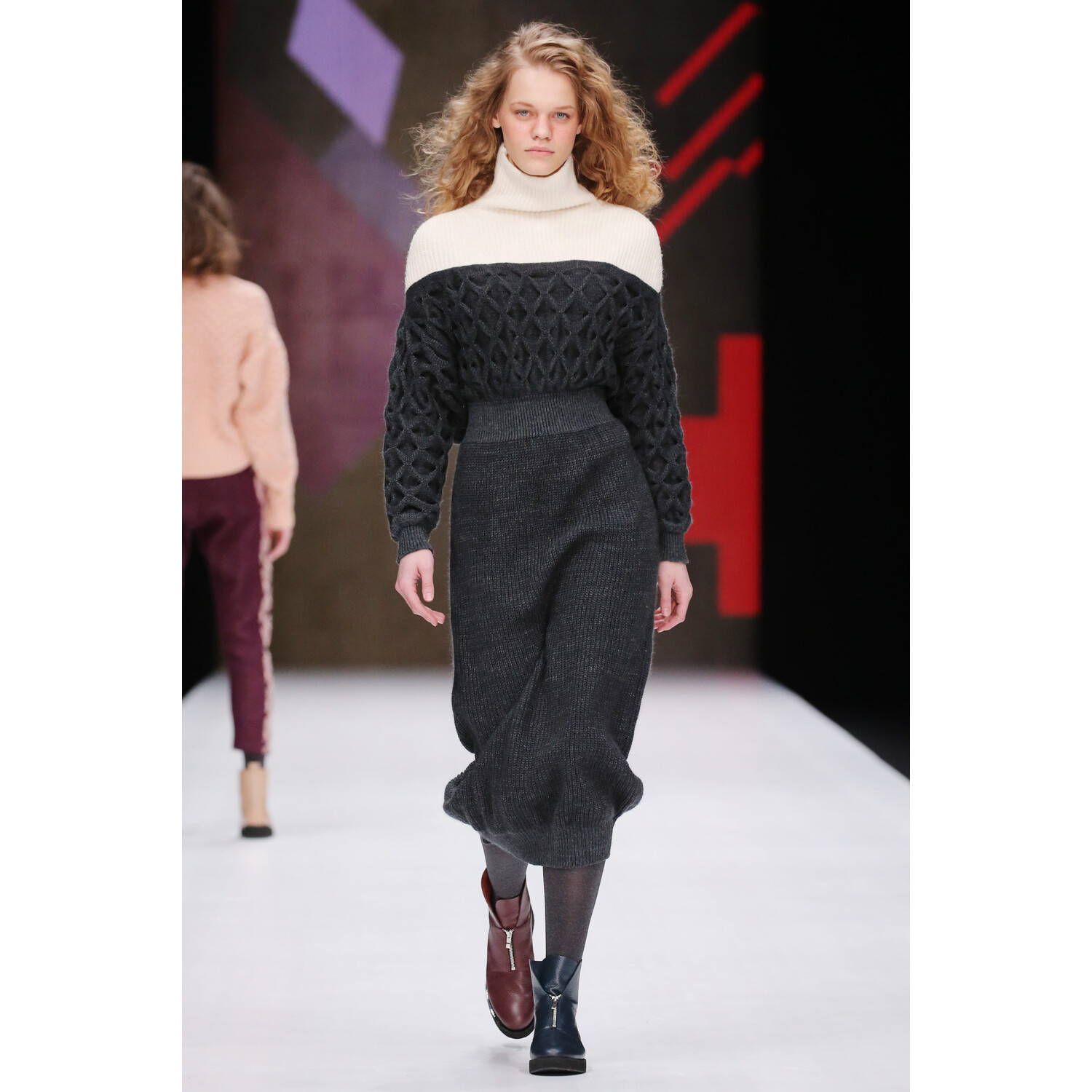 Фото KSENIASERAYA Fall 2018 Ready-to-Wear , Ксения Серая осень зима 2018 , Fashion show , неделя моды в Москве , MBFWRussia , Mercedes Benz Fashion Week , Mainstyles , Mainstyle